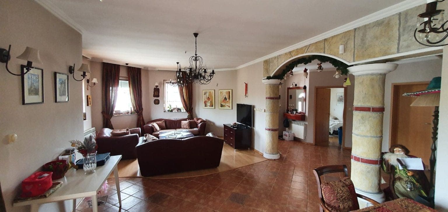 Beautiful house 320m2 with spacious yard - For Sale - Gjorche Petrov - Image 8