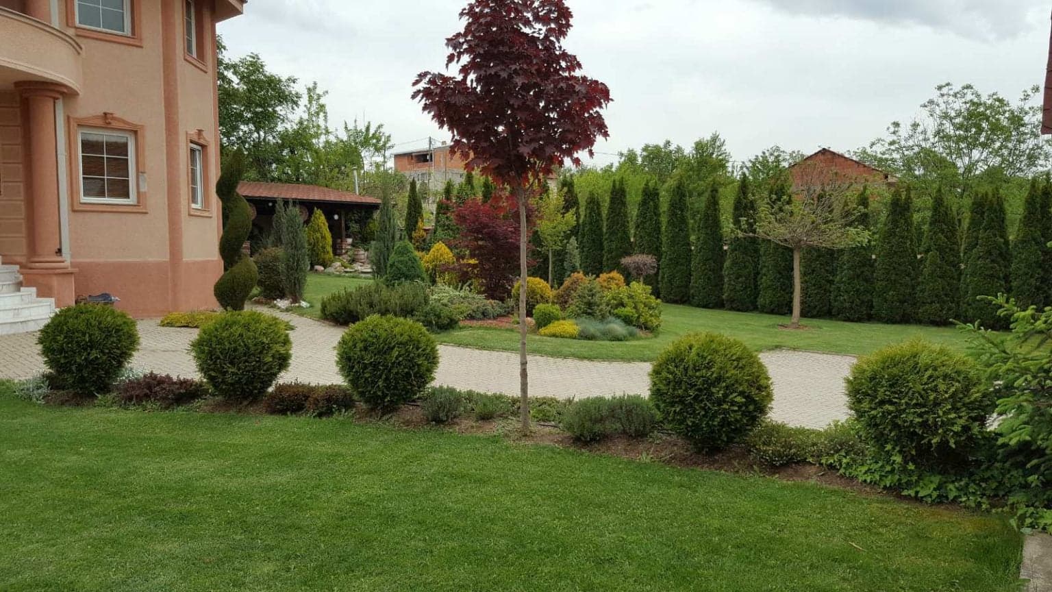 Beautiful house 320m2 with spacious yard - For Sale - Gjorche Petrov - Image 13