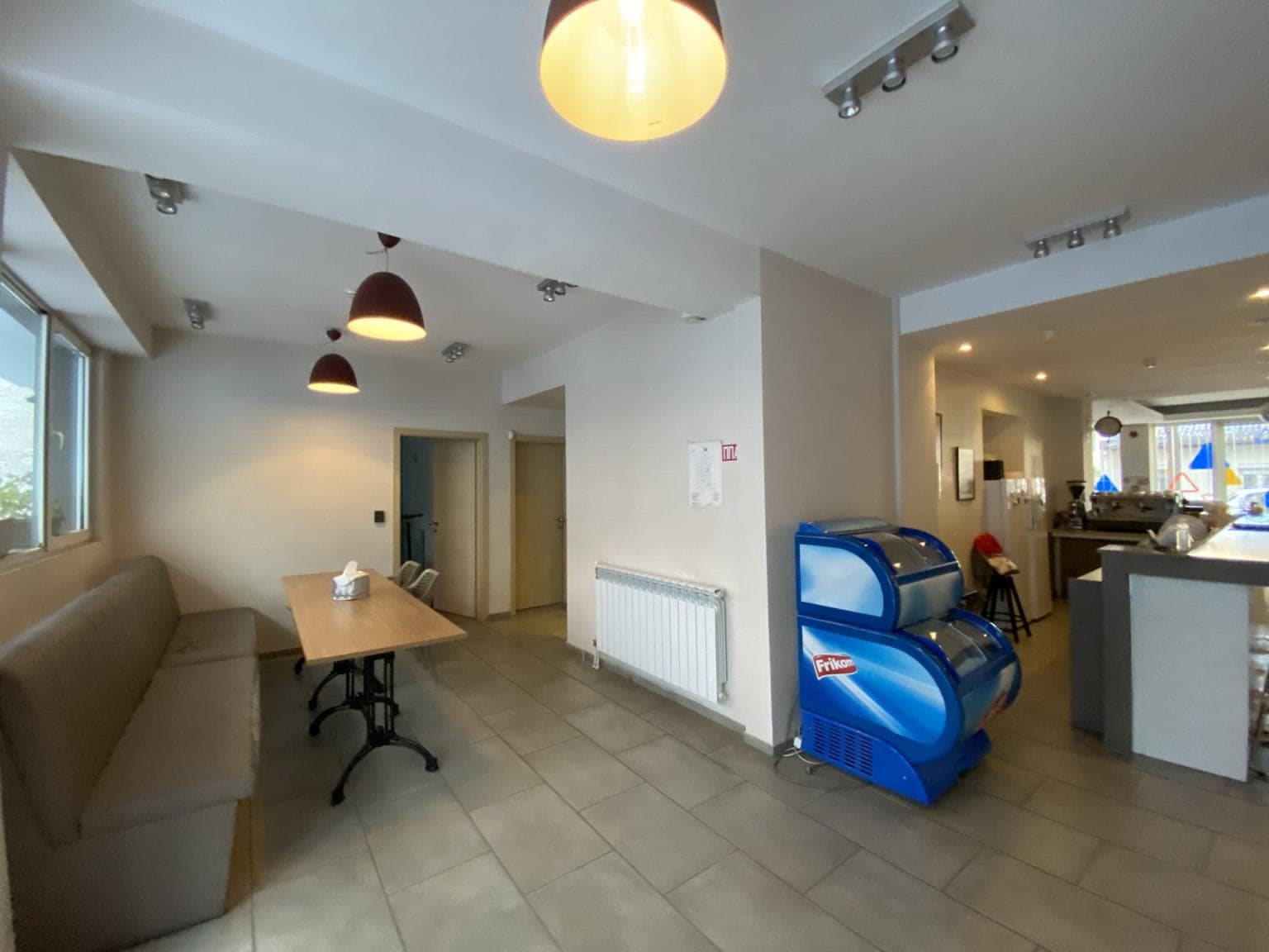 Деловен простор 200м2 во Центар - За Изнајмување - Центар - Слика 2