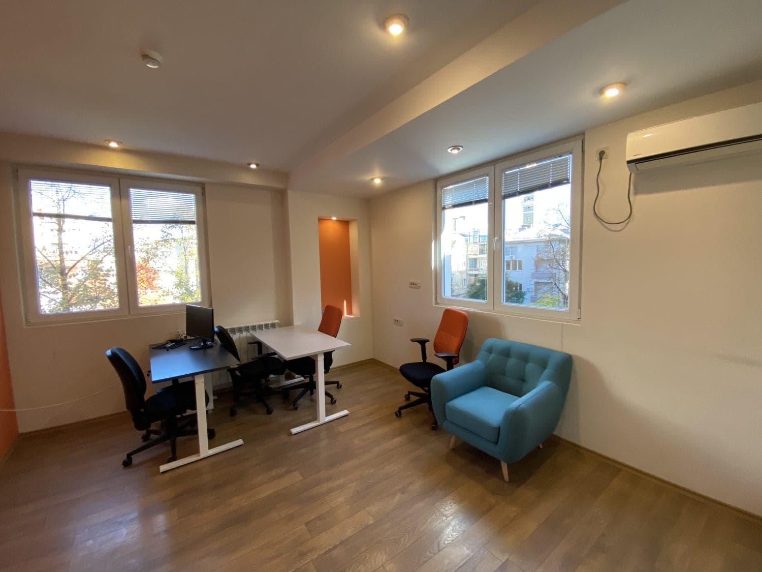 Деловен простор 200м2 во Центар - За Изнајмување - Центар - Слика 5