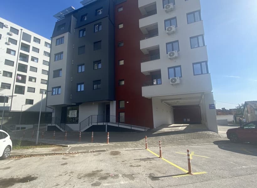 Нов деловен простор на атрактивна локација - За Продажба - Карпош - Слика 2