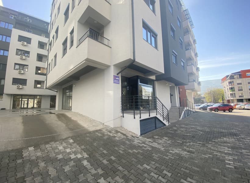 Нов деловен простор на атрактивна локација - За Продажба - Карпош - Слика 1