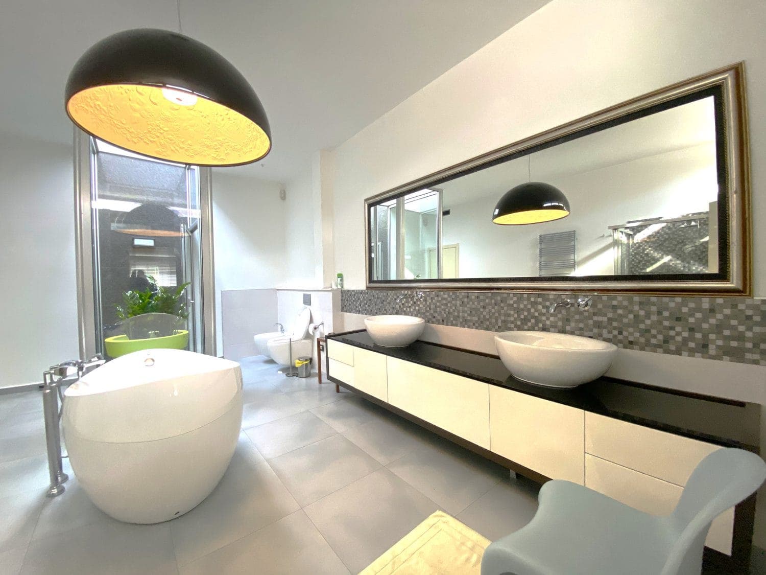 Ексклузивна куќа во Центар - За Изнајмување - Центар - Слика 9