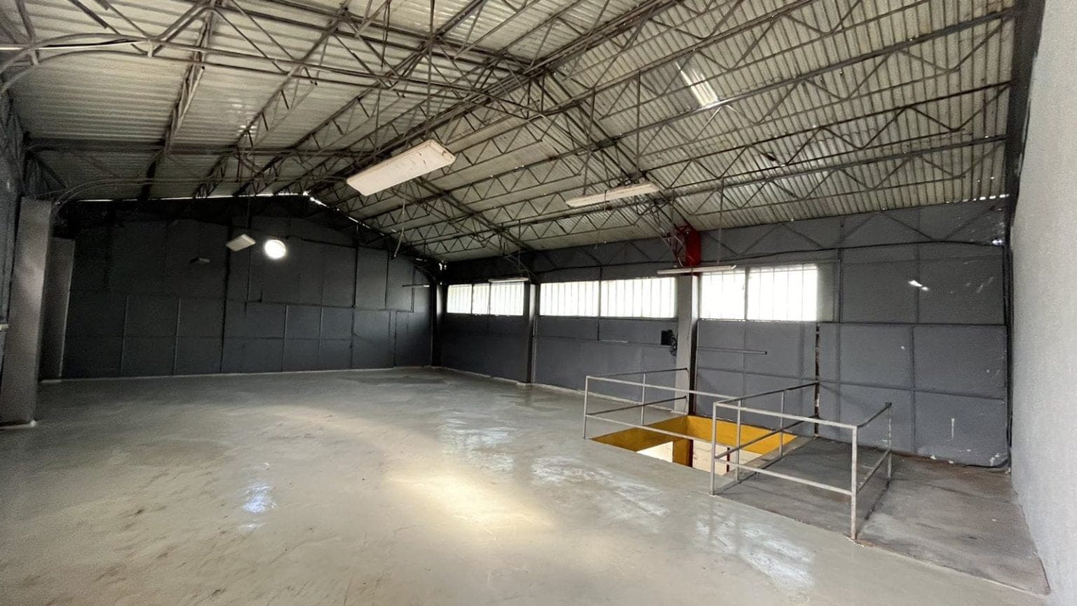 Warehouse 140m2 in Gazi Baba - For Rent - Gazi Baba