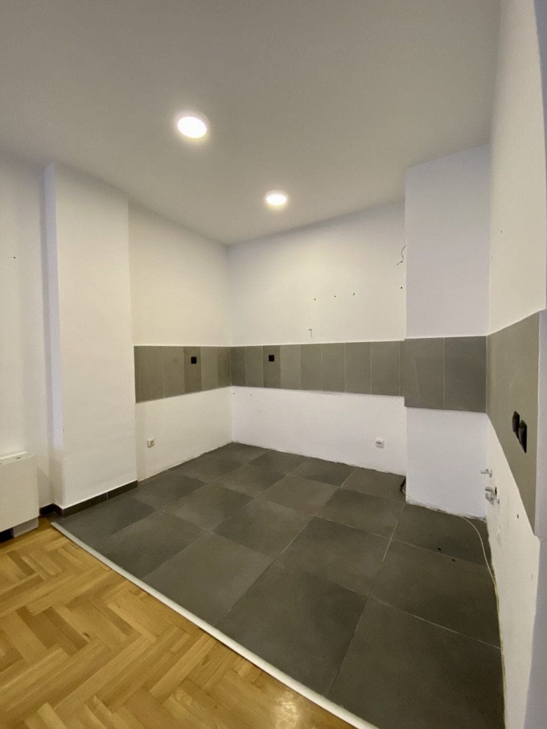 Деловен простор 80м2 во Park Residence - За Изнајмување - Центар - Слика 5