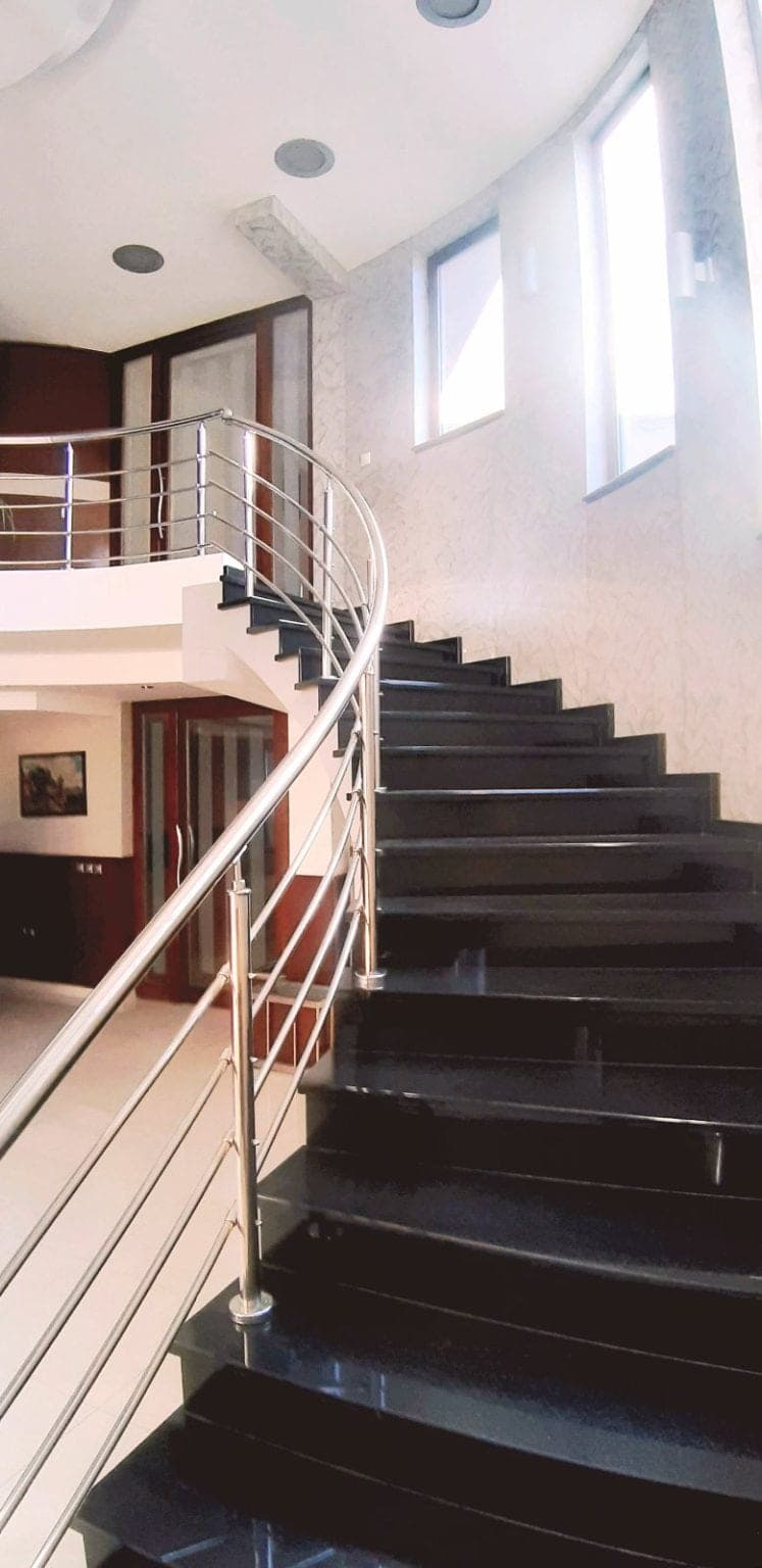 House of 400m2 with a spacious yard in Gevgelija - For Rent - Gevgelija - Image 9