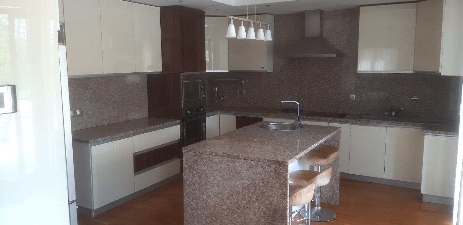 House of 400m2 with a spacious yard in Gevgelija - For Rent - Gevgelija - Image 12
