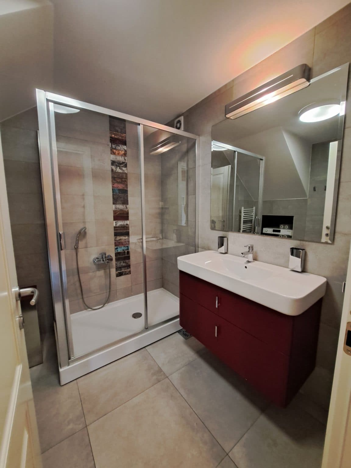 Exclusive modern apartment 200m2 - For Rent - Karposh - Image 21