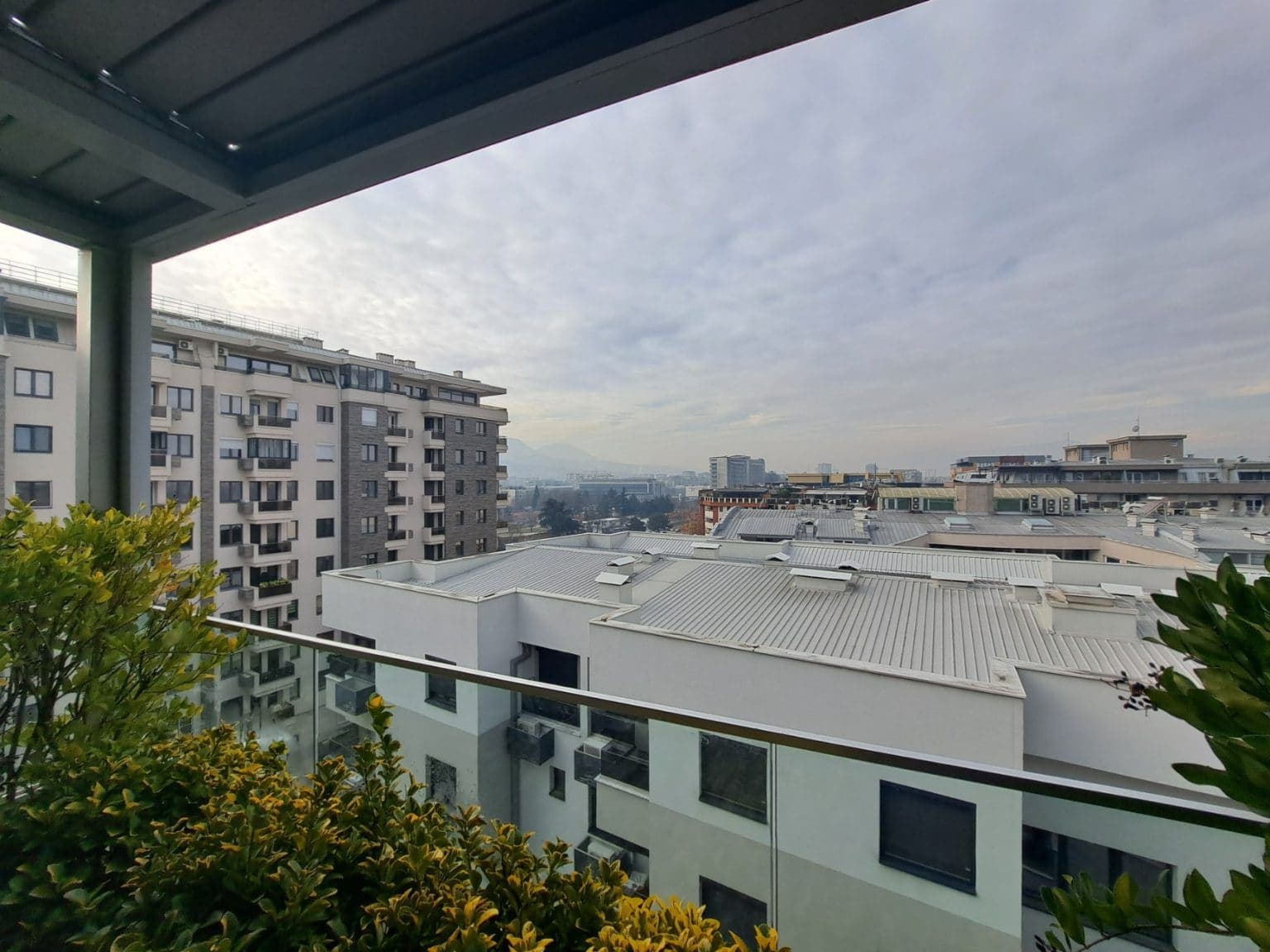 Exclusive modern apartment 200m2 - For Rent - Karposh - Image 24
