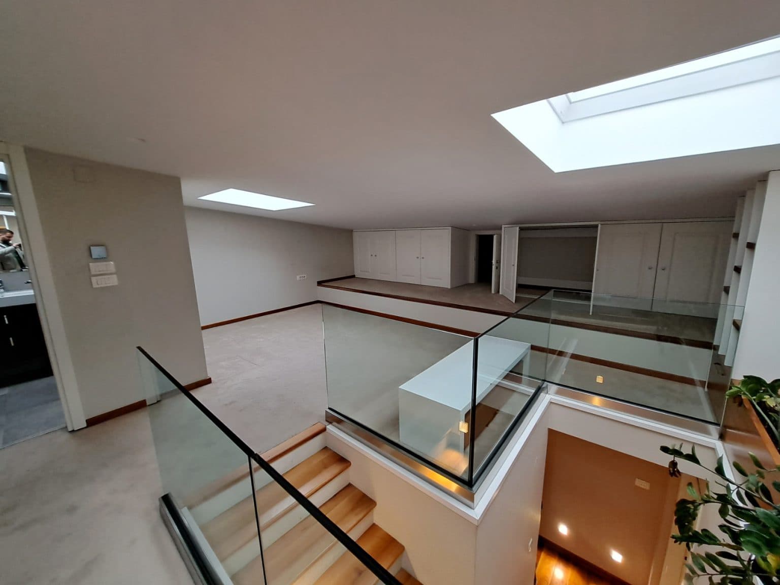 Exclusive modern apartment 200m2 - For Rent - Karposh - Image 2