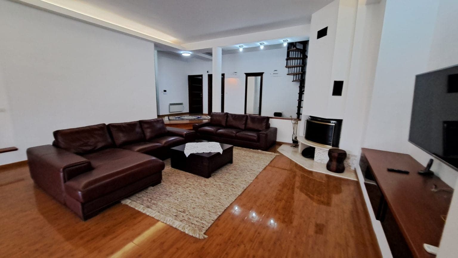 House with swimming pool in Bardovci - For Rent - Bardovci - Image 2