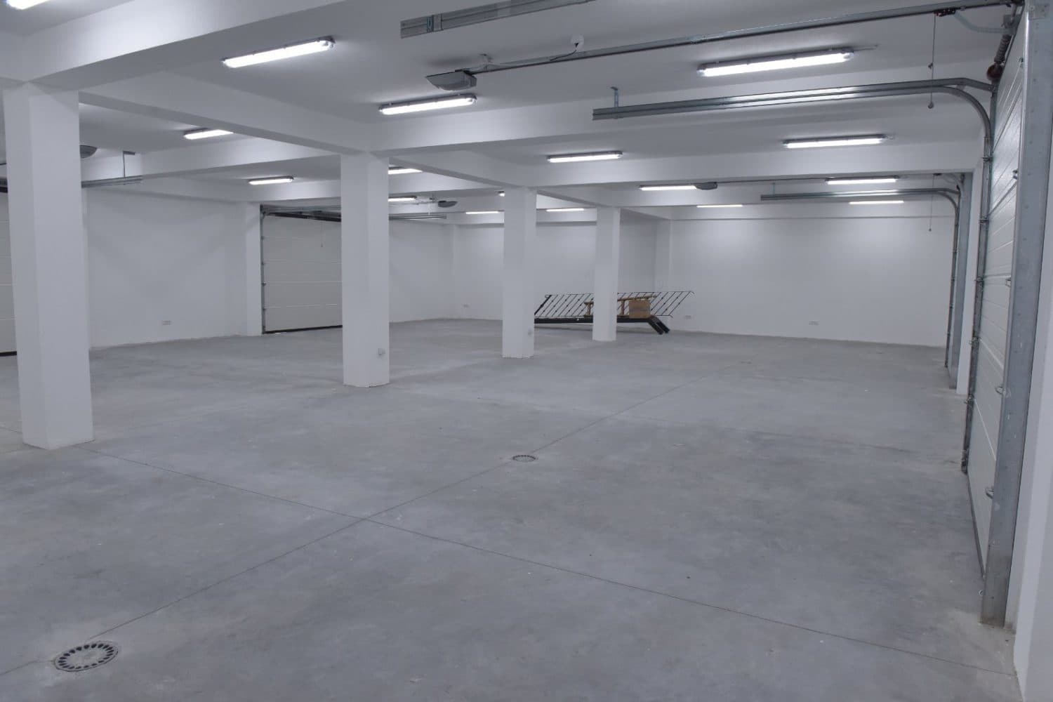 Деловен објект 1260м2 во Илинден - За Изнајмување - Илинден - Слика 9