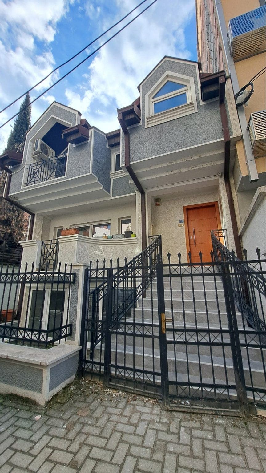 Куќа 260м2 на одлична локација во Центар - 2