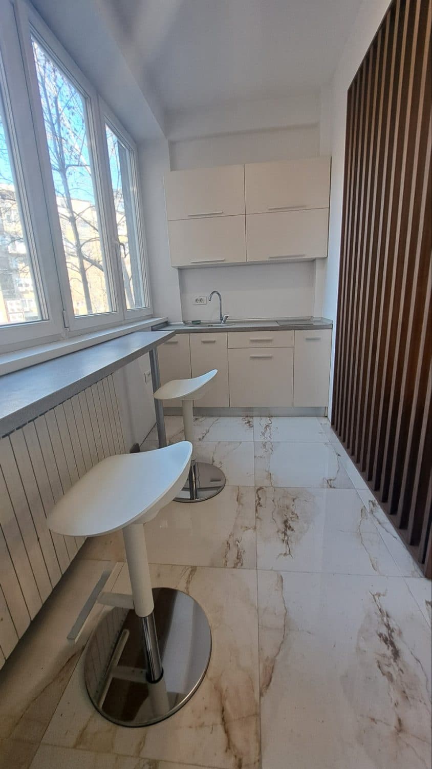 Деловен простор 90м2 во Центар - За Изнајмување - Центар - Слика 3