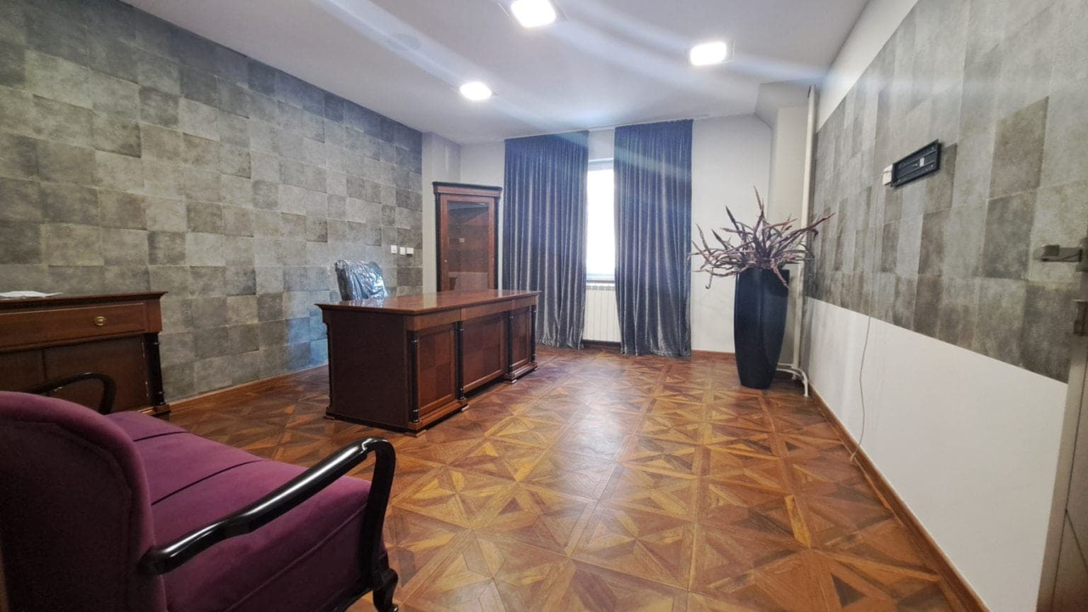 Business space 90m2 in Center - For Rent - Centar - Image 8