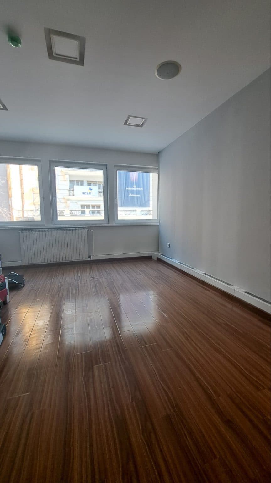 Business space 90m2 in Center - For Rent - Centar - Image 10