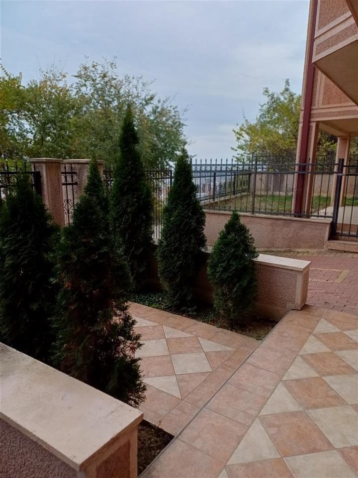 House 350m2 in Zhdanec - For Sale - Karposh - Image 4