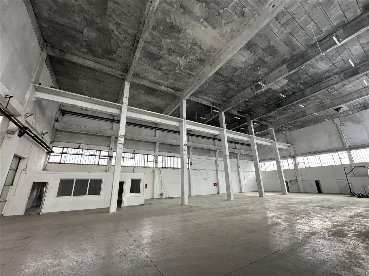 Warehouse 1200m2 in Gazi Baba - For Rent - Gazi Baba