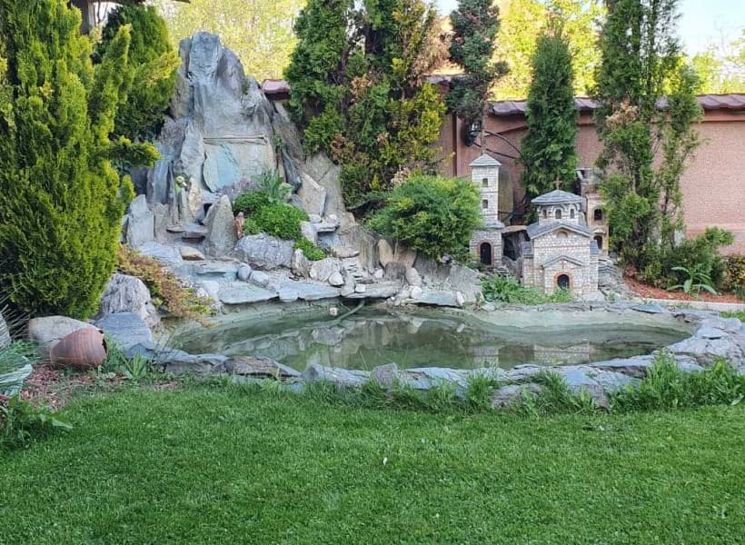 Куќа 320м2 со простран двор на мирна локација - За Продажба - Ѓорче Петров - Слика 2