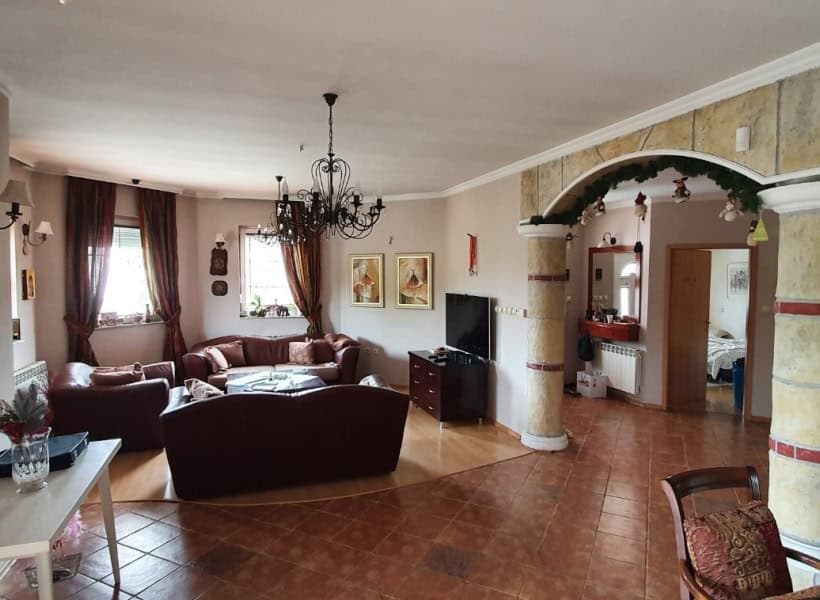 Куќа 320м2 со простран двор на мирна локација - За Продажба - Ѓорче Петров - Слика 7