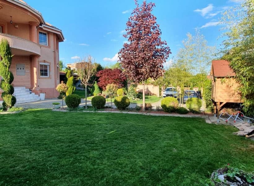 Куќа 320м2 со простран двор на мирна локација - За Продажба - Ѓорче Петров - Слика 9