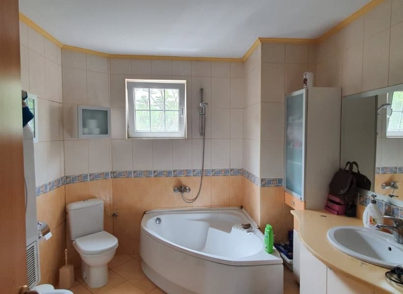 Куќа 320м2 со простран двор на мирна локација - За Продажба - Ѓорче Петров - Слика 11