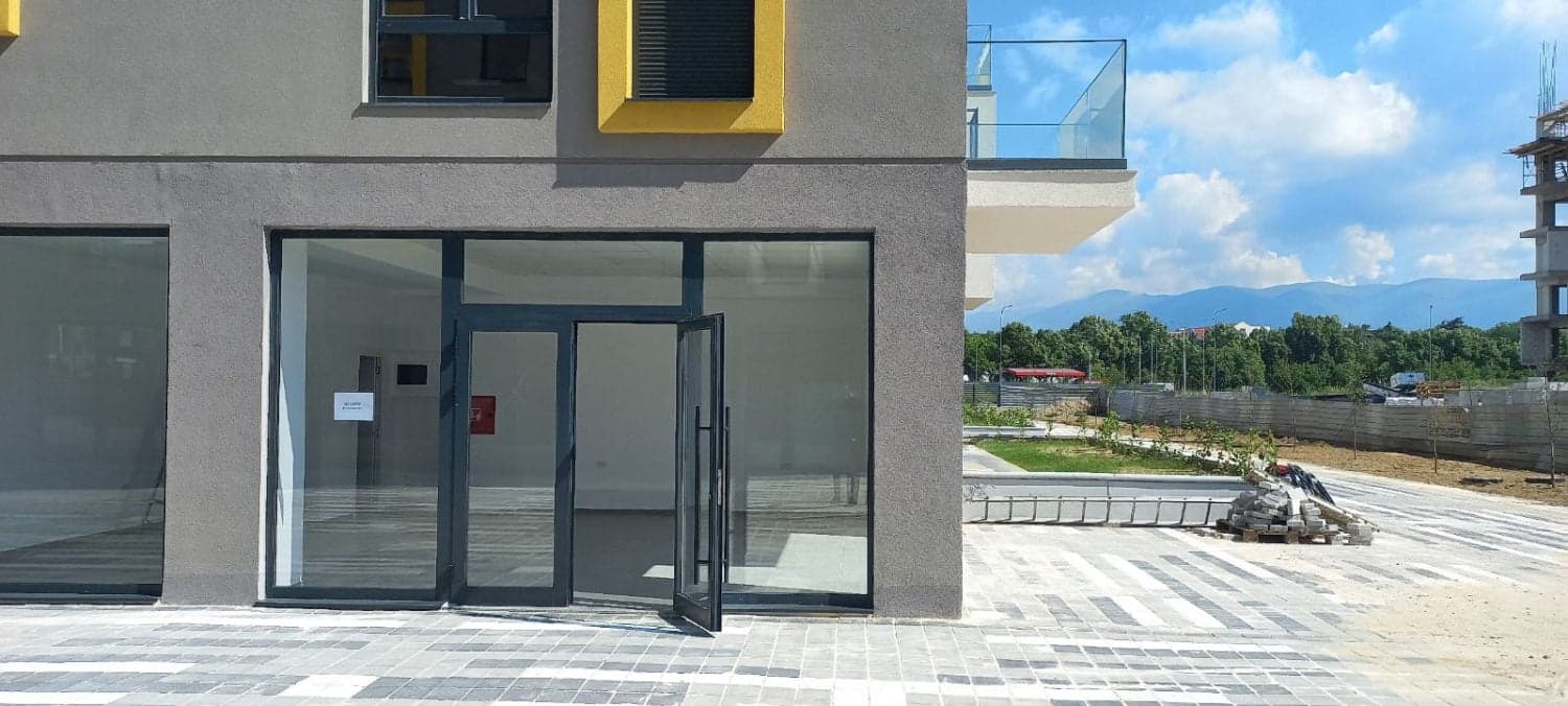 Деловни простории во East Gate Living - За Изнајмување - Гази Баба - Слика 1