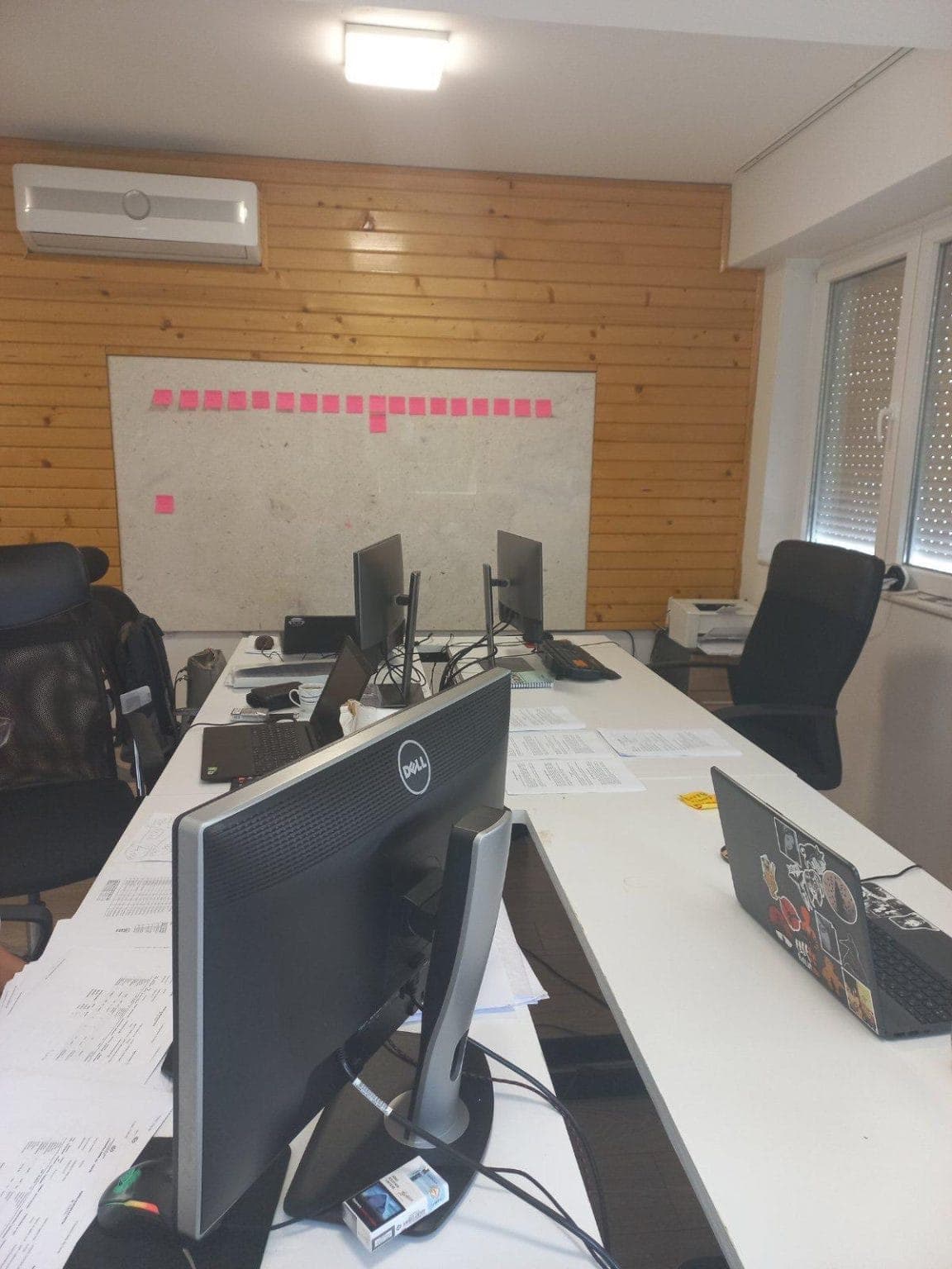 Office space with green yard in Vlae - 3