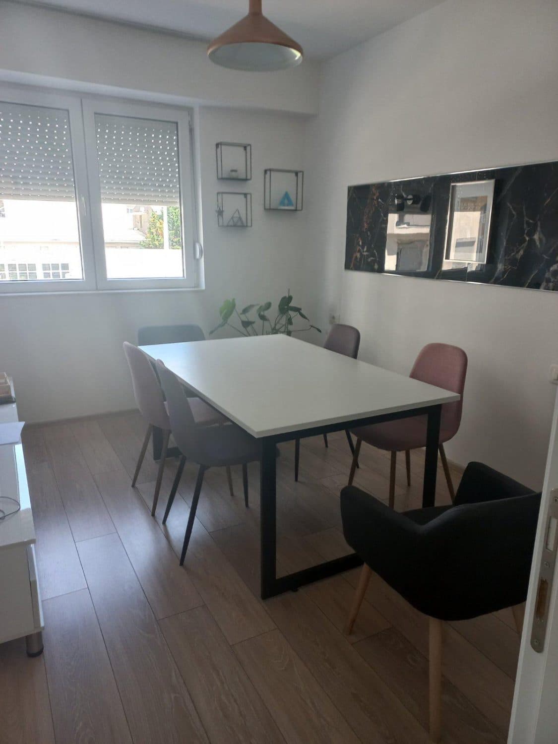 Office space with green yard in Vlae - For Rent - Gjorche Petrov - Image 4