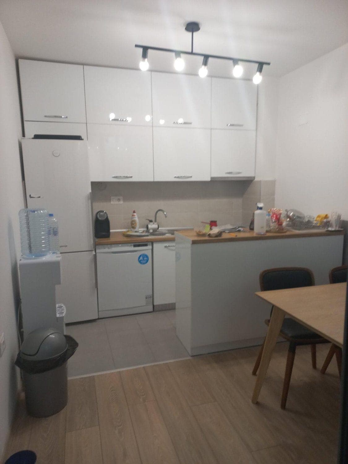 Office space with green yard in Vlae - For Rent - Gjorche Petrov - Image 6