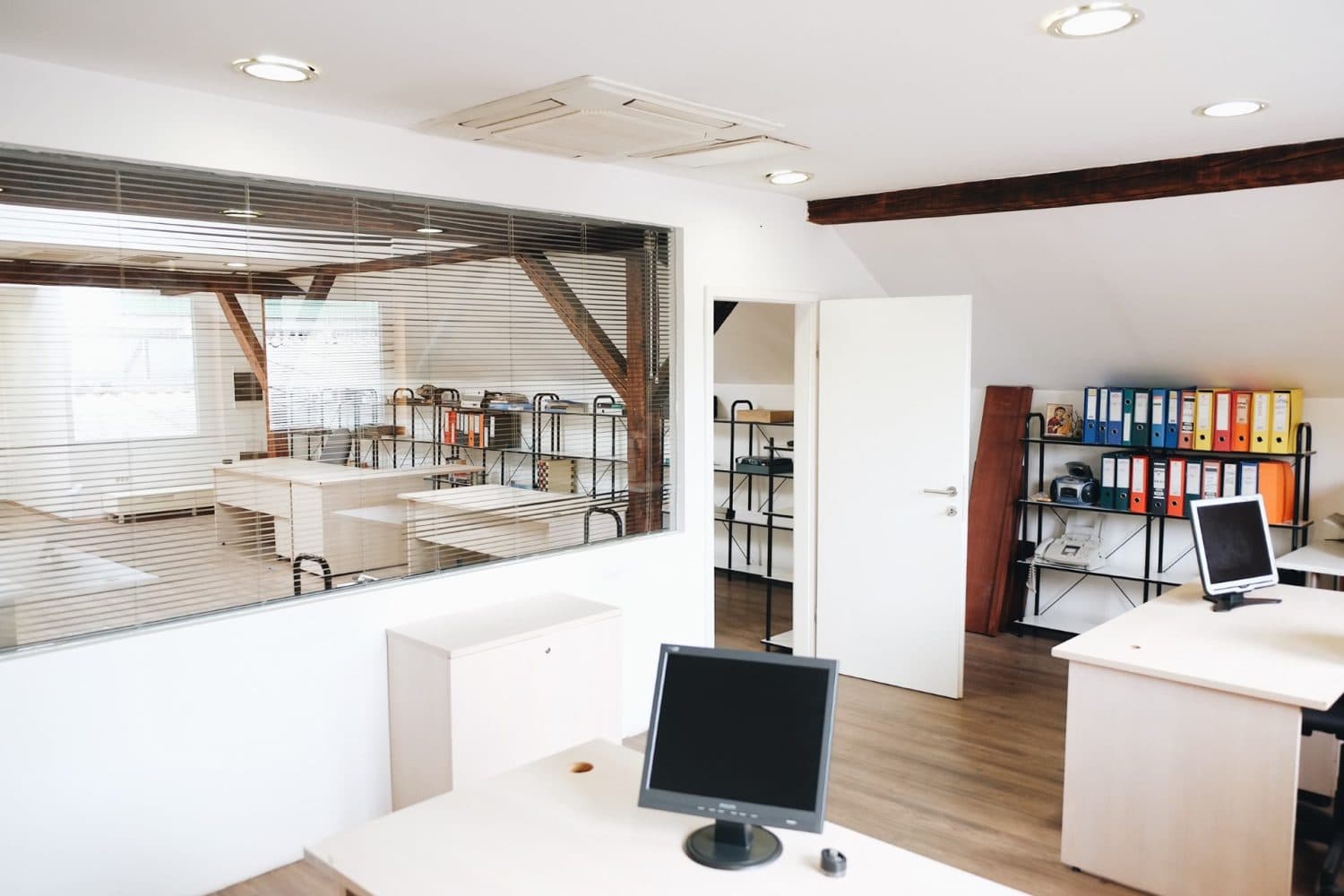 Деловен простор 382м2 во близина на East Gate - За Изнајмување - Гази Баба - Слика 1