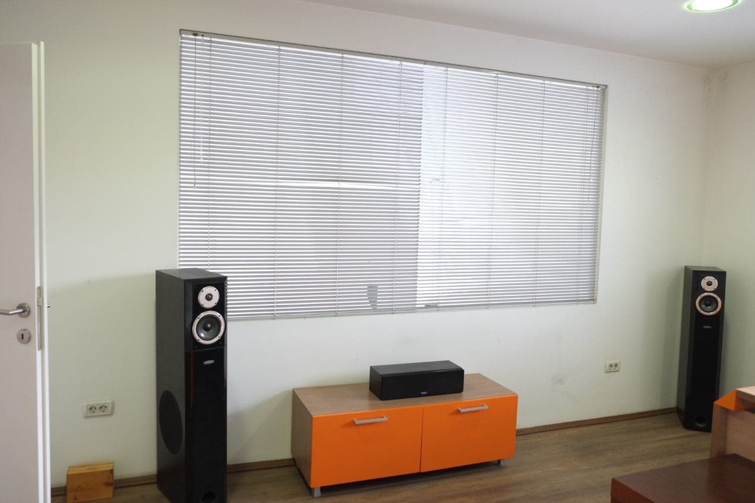 Деловен простор 382м2 во близина на East Gate - За Изнајмување - Гази Баба - Слика 7