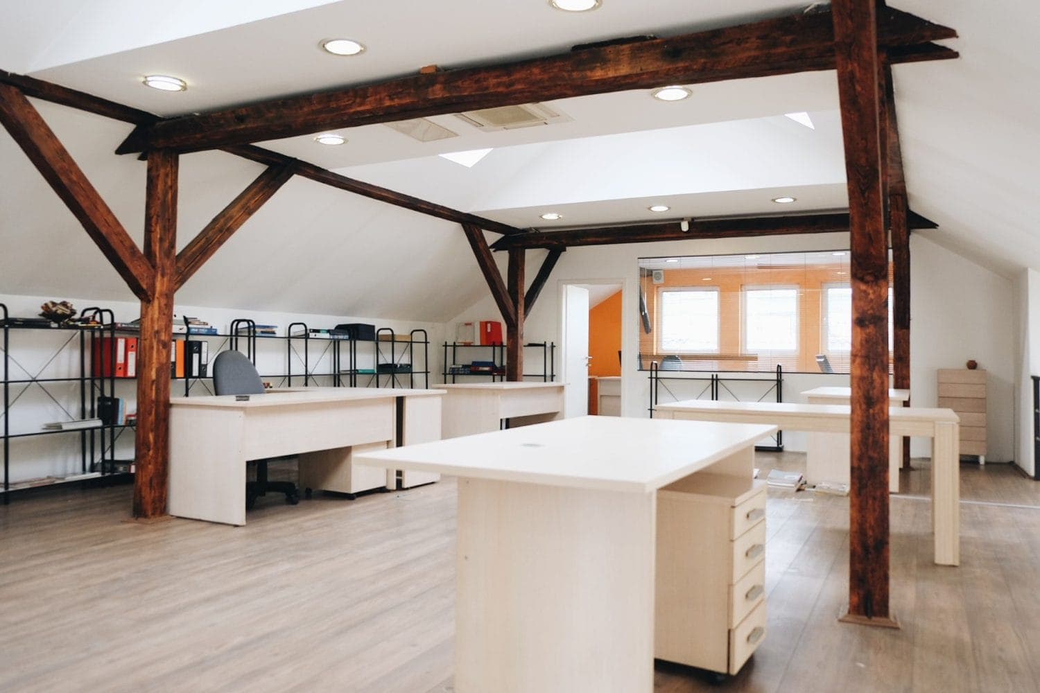 Деловен простор 382м2 во близина на East Gate - За Изнајмување - Гази Баба - Слика 4