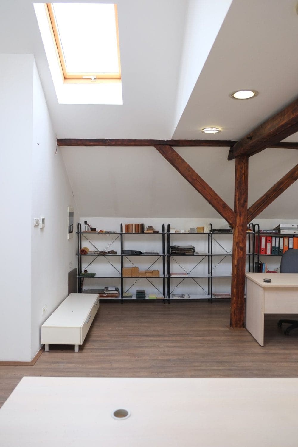 Деловен простор 382м2 во близина на East Gate - За Изнајмување - Гази Баба - Слика 9