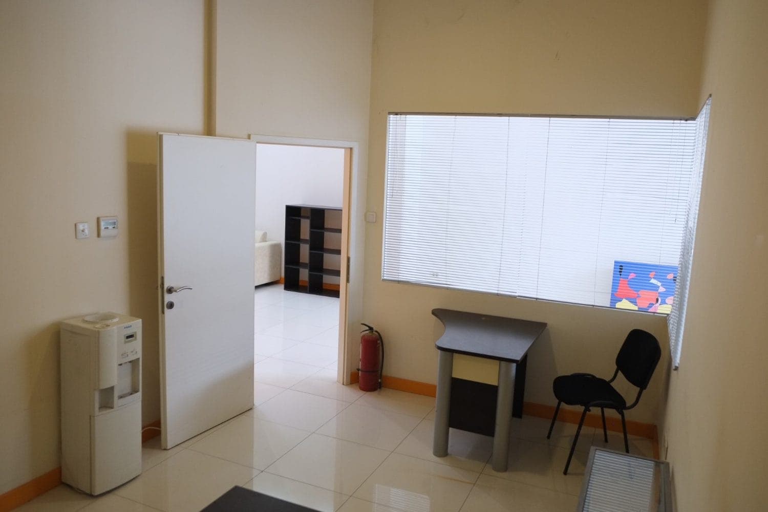 Деловен простор 382м2 во близина на East Gate - За Изнајмување - Гази Баба - Слика 10