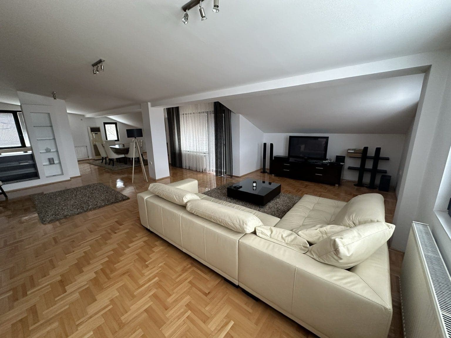 Spacious apartment 150m2 in Crniche - For Rent - Crniche