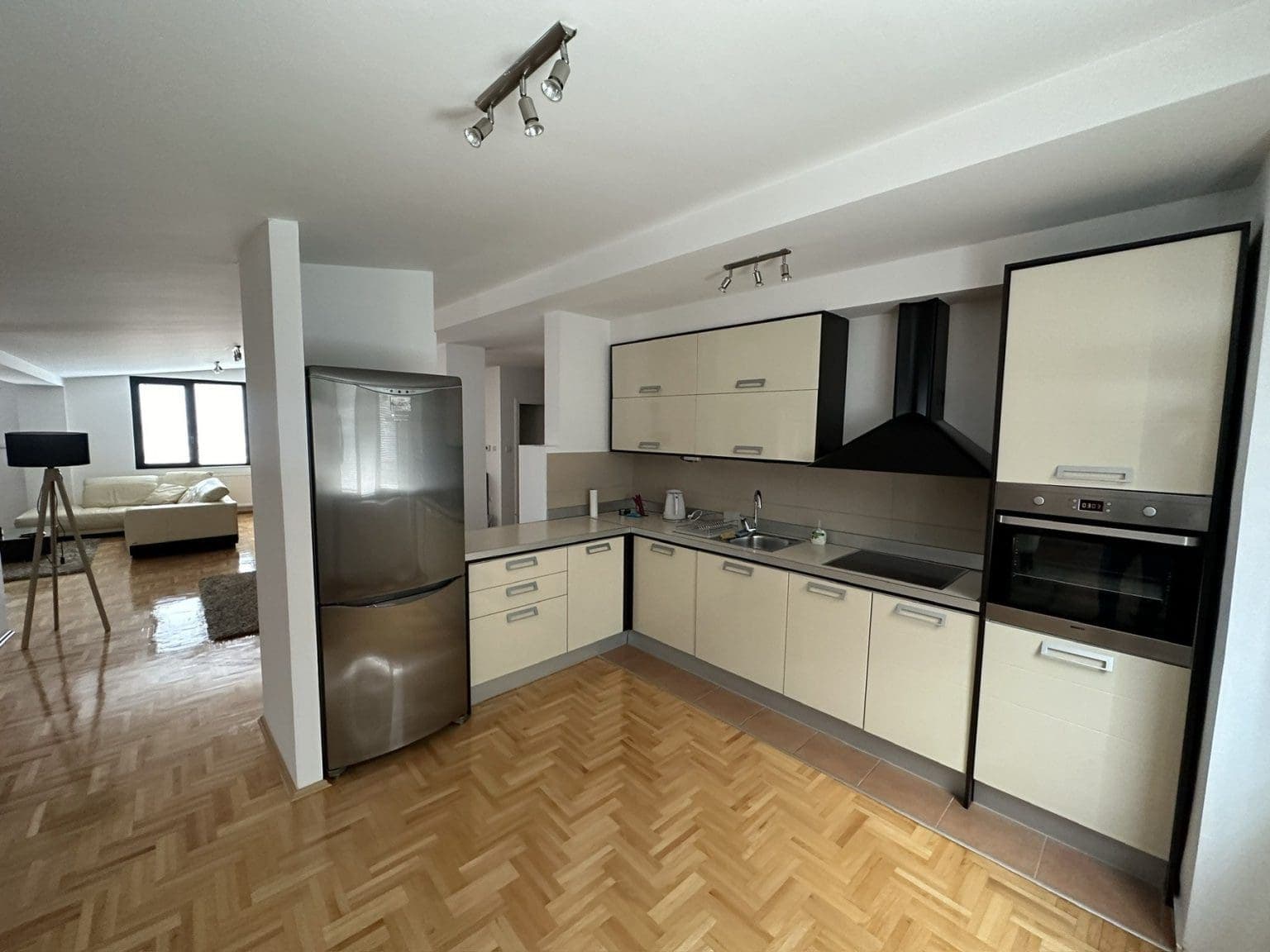 Spacious apartment 150m2 in Crniche - For Rent - Crniche - Image 5