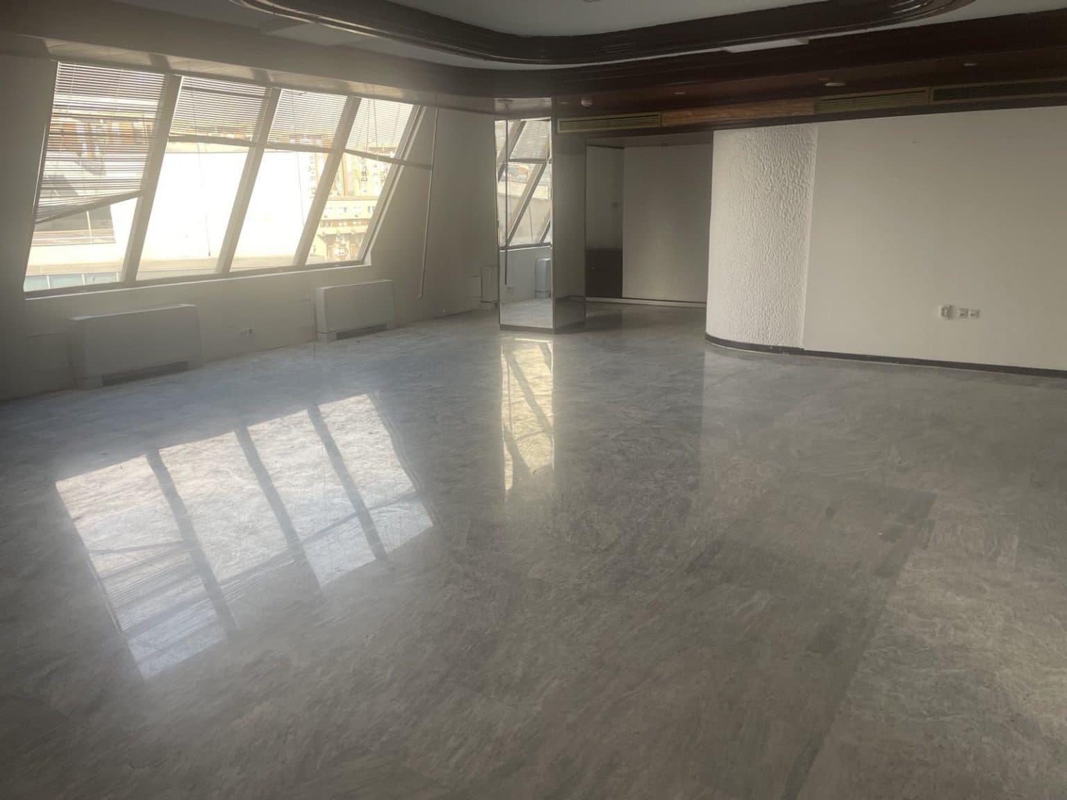 Office space 186m2 in Centar near the main square - For Rent - Centar - Image 5