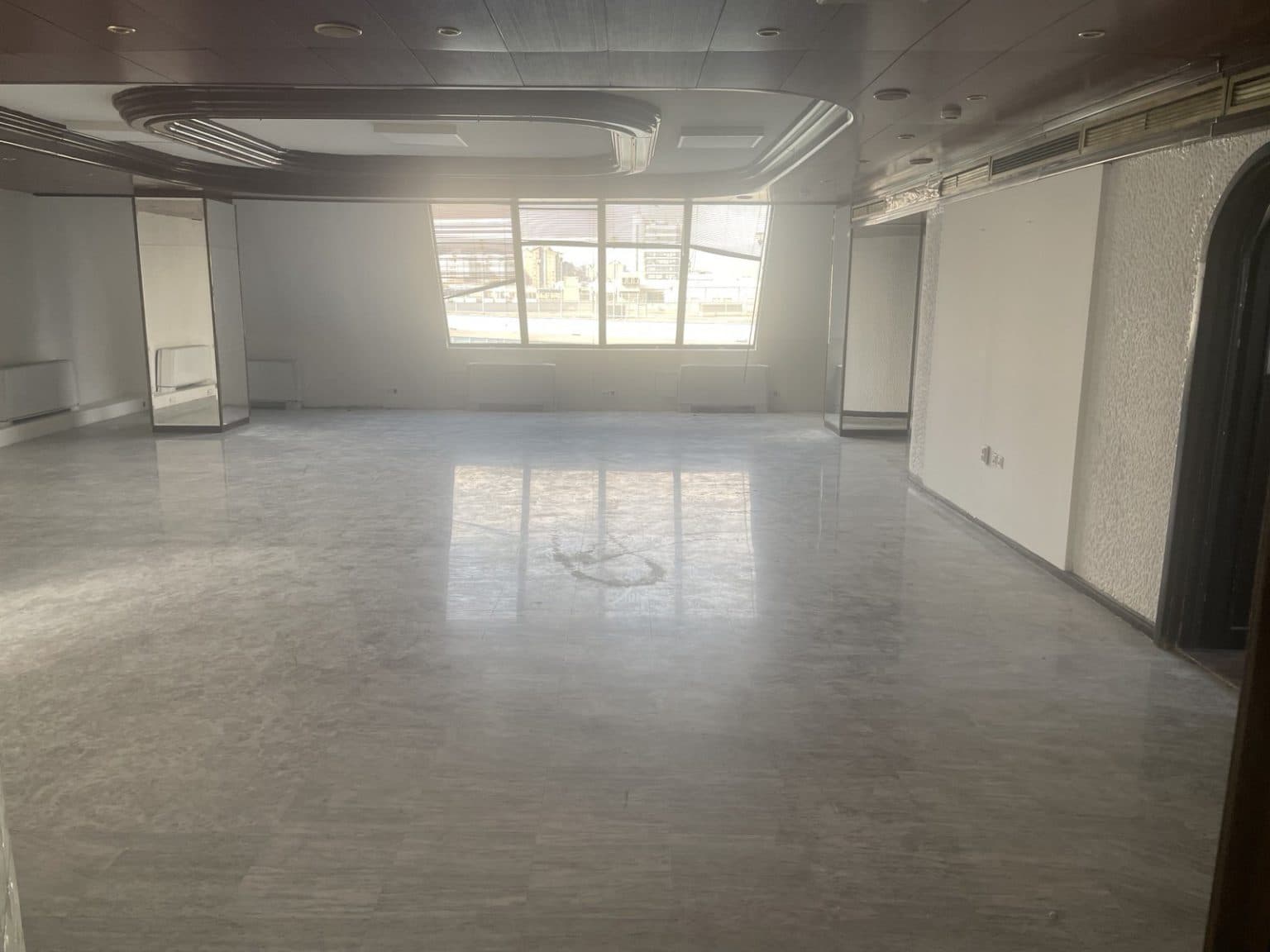 Office space 186m2 in Centar near the main square - For Rent - Centar - Image 4