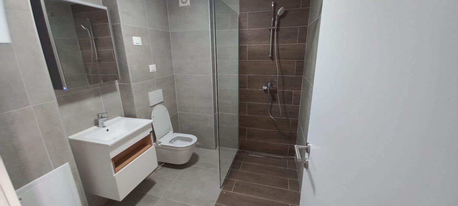Стан во East Gate Living - За Изнајмување - Гази Баба - Слика 7