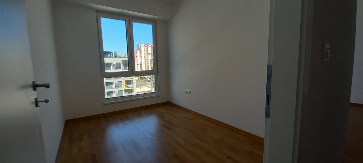 Стан во East Gate Living - 2