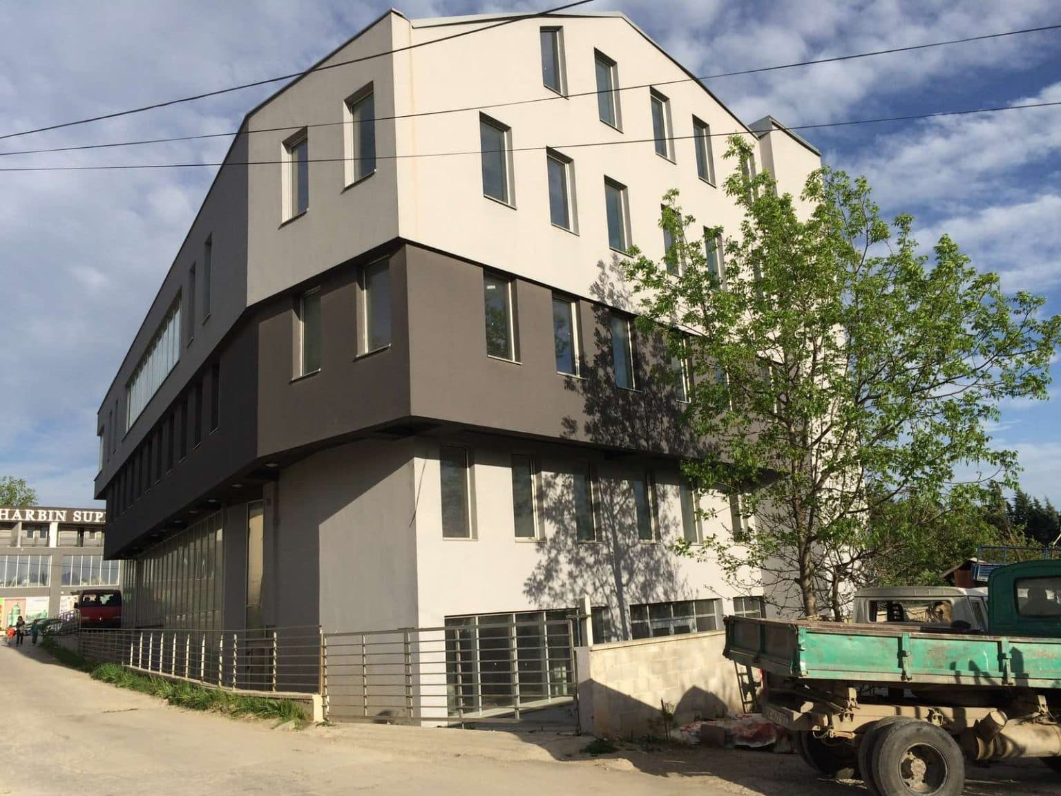 Business building in Shuto Orizari - For Rent - Shuto Orizari