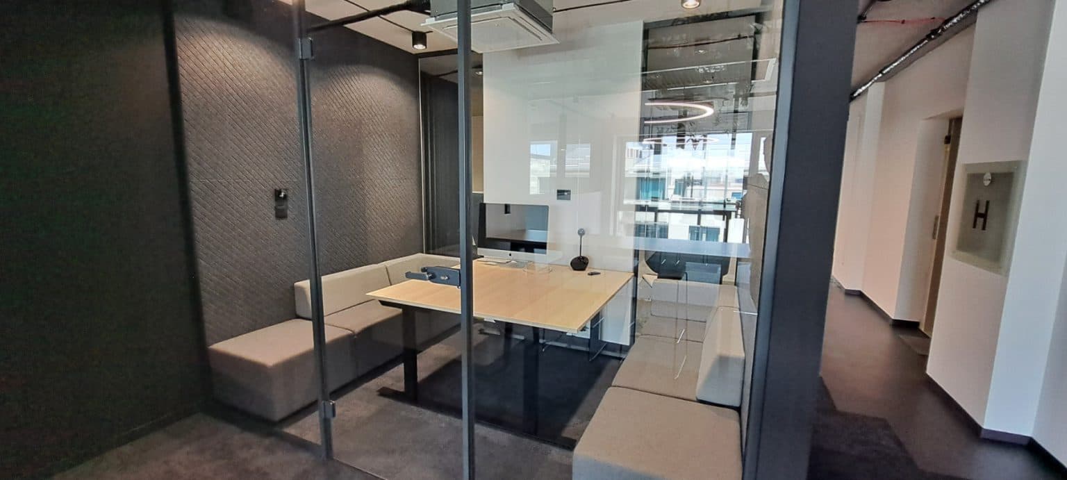 Модерен деловен простор во бизнис зграда - За Изнајмување - Центар - Слика 8