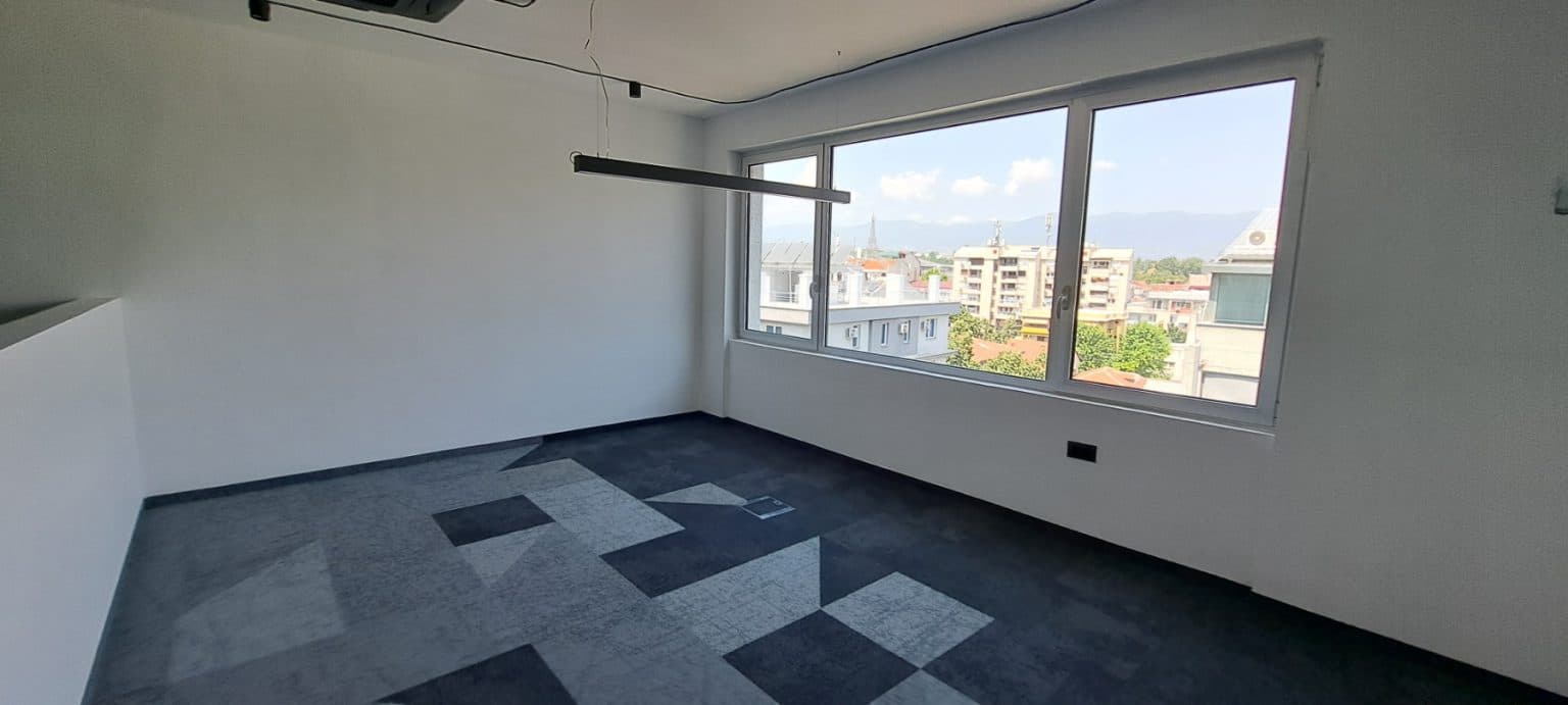 Модерен деловен простор во бизнис зграда - За Изнајмување - Центар - Слика 11