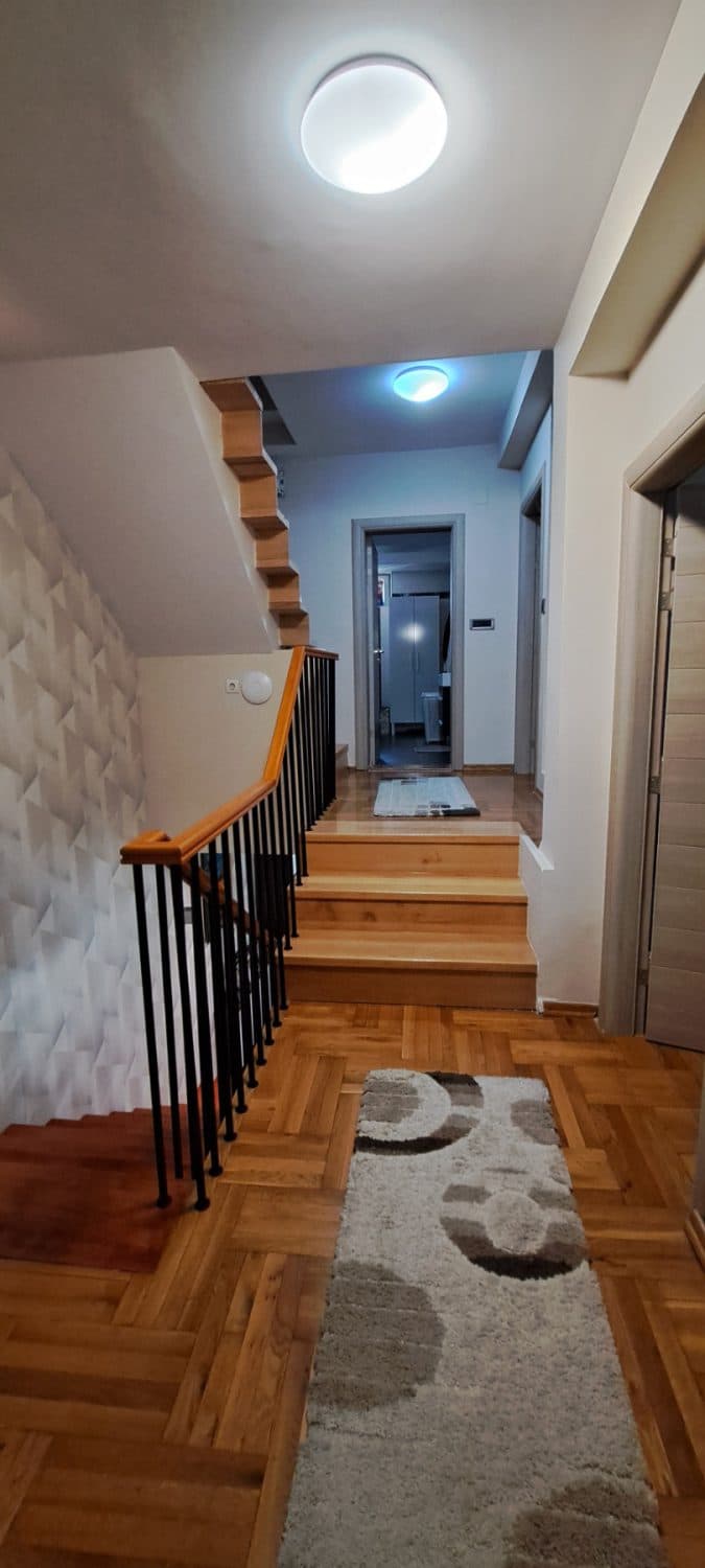 Modern house in Crniche 292m2 - For Rent - Crniche - Image 3