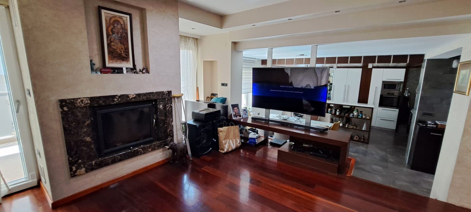 Modern house in Crniche 292m2 - For Rent - Crniche