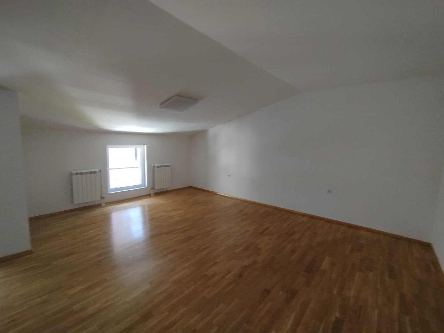 Стан на подкровје на Водно - For Rent - Vodno - Слика 5
