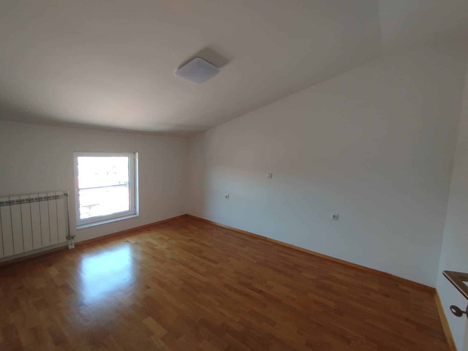 Стан на подкровје на Водно - For Rent - Vodno - Слика 2