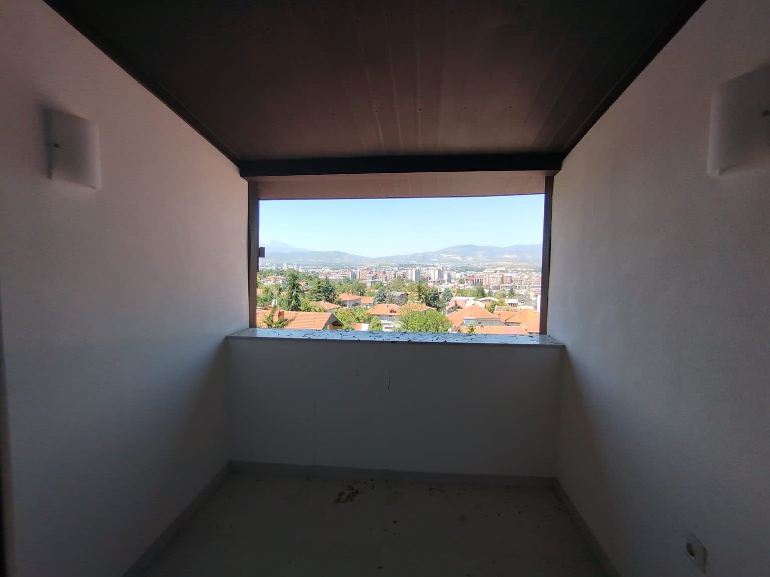 Стан на подкровје на Водно - For Rent - Vodno - Слика 3