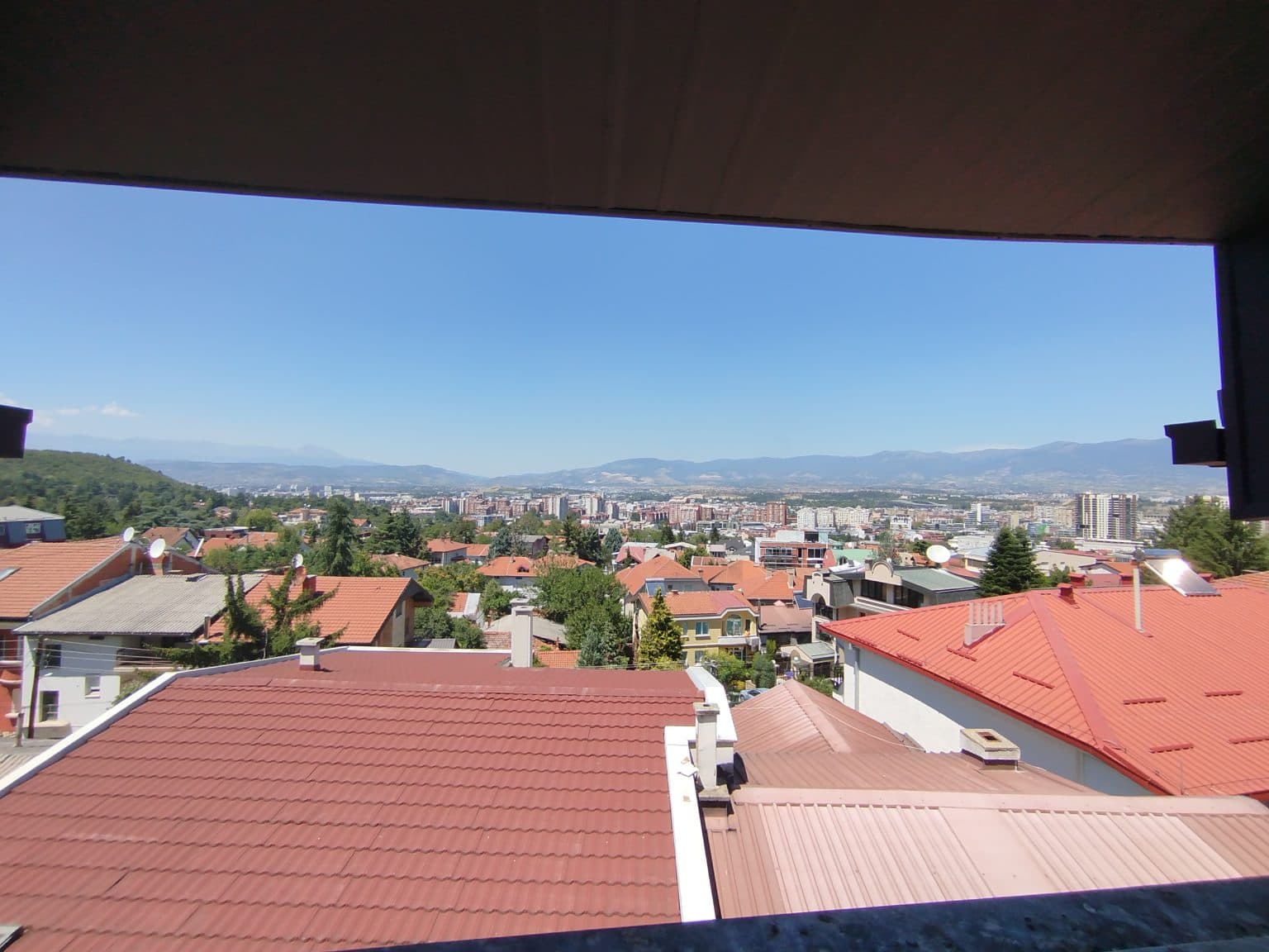 Стан на подкровје на Водно - For Rent - Vodno - Слика 8